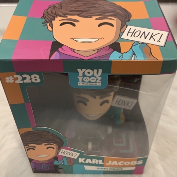 Youtooz Karl Jacobs Vinyl Figure - Picture 2 of 12